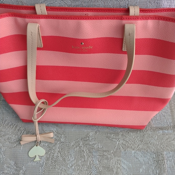 Kate Spade tote - Picture 1 of 8